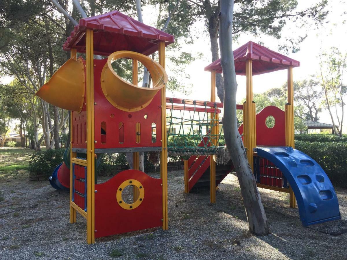 Camping Due Mari Villa Ovile la Marinella Eksteriør bilde