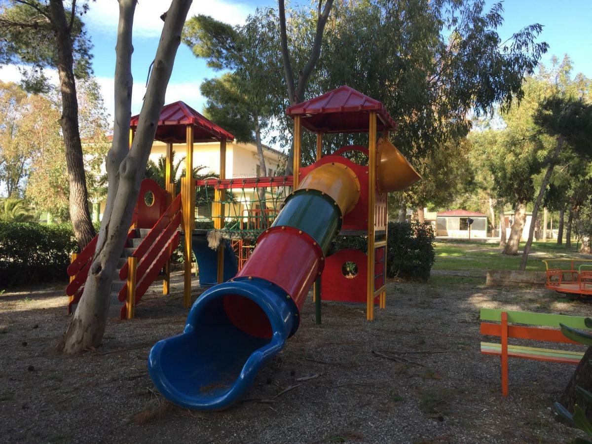 Camping Due Mari Villa Ovile la Marinella Eksteriør bilde